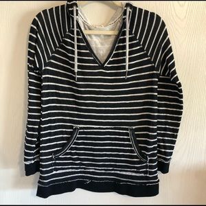 Roxy V Neck Pullover Hoodie Large